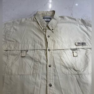 Columbia Men's yellow Short Sleeve Fishing Shirt M Button-Up Nylon Pockets